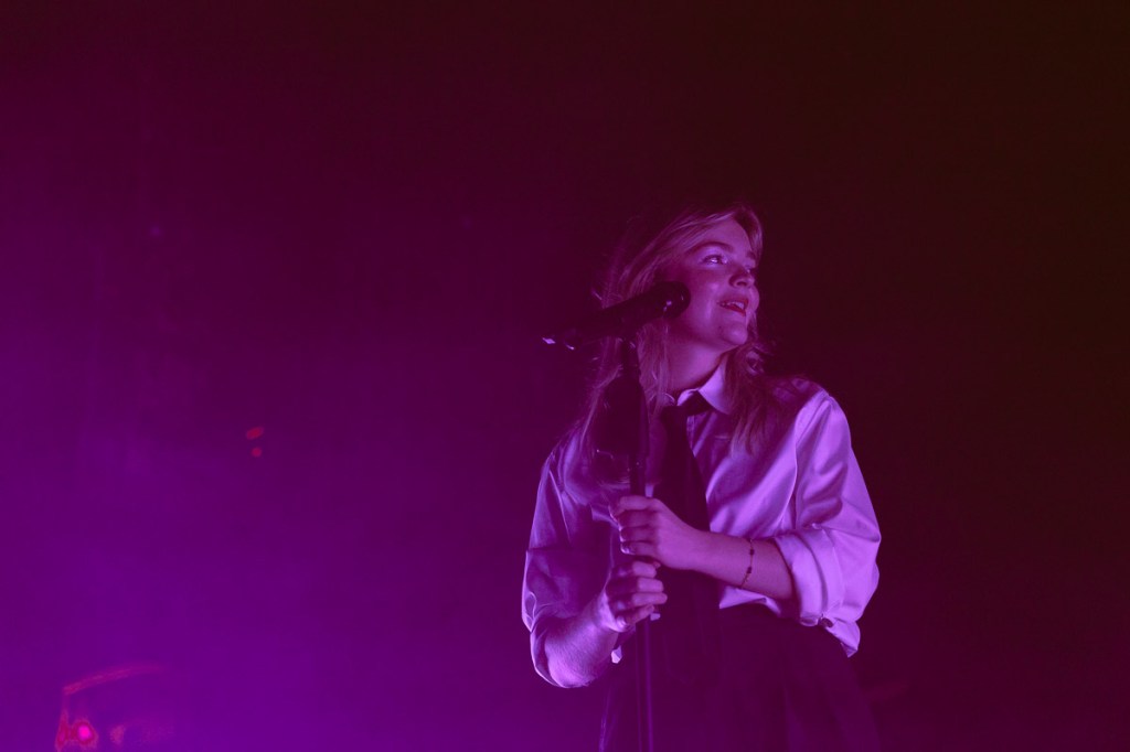 Dizzy singer Katie Munshaw